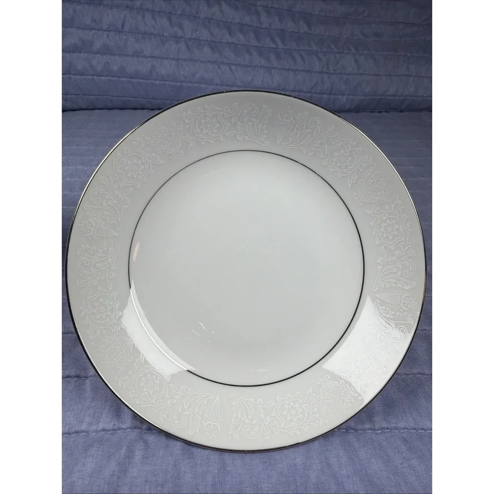 Crown Victoria Lovelace Fruit Dessert Bowls 5.5
